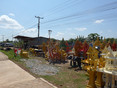 Voor al uw Heilige Huisjes en tuinbeelden: de firma...... Vientiane (Laos)